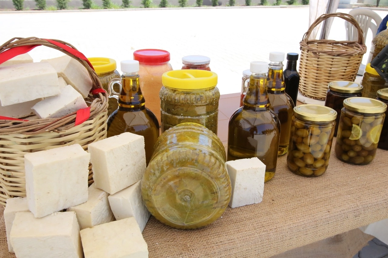 Efes Tarlası’nda doğal ürünlerle yeni bir pazar başlıyor