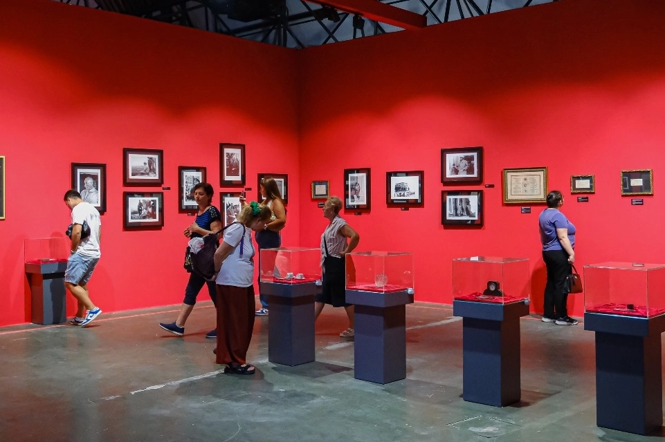 Refik Anadol sergileri yoğun ilgi üzerine uzatıldı