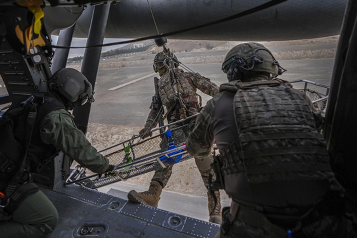 Muharip personele tıbbi görev... Kritik müdahalelere yeni yönetmelik
