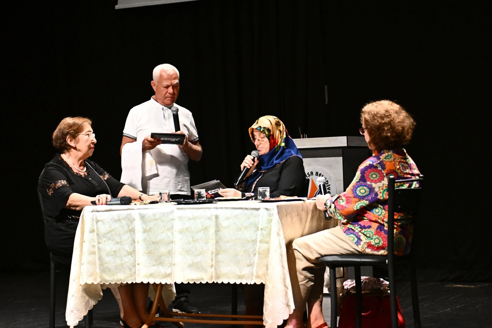 Yaşlı evi üyeleri “Öğrenmenin yaşı yok” dedirtti