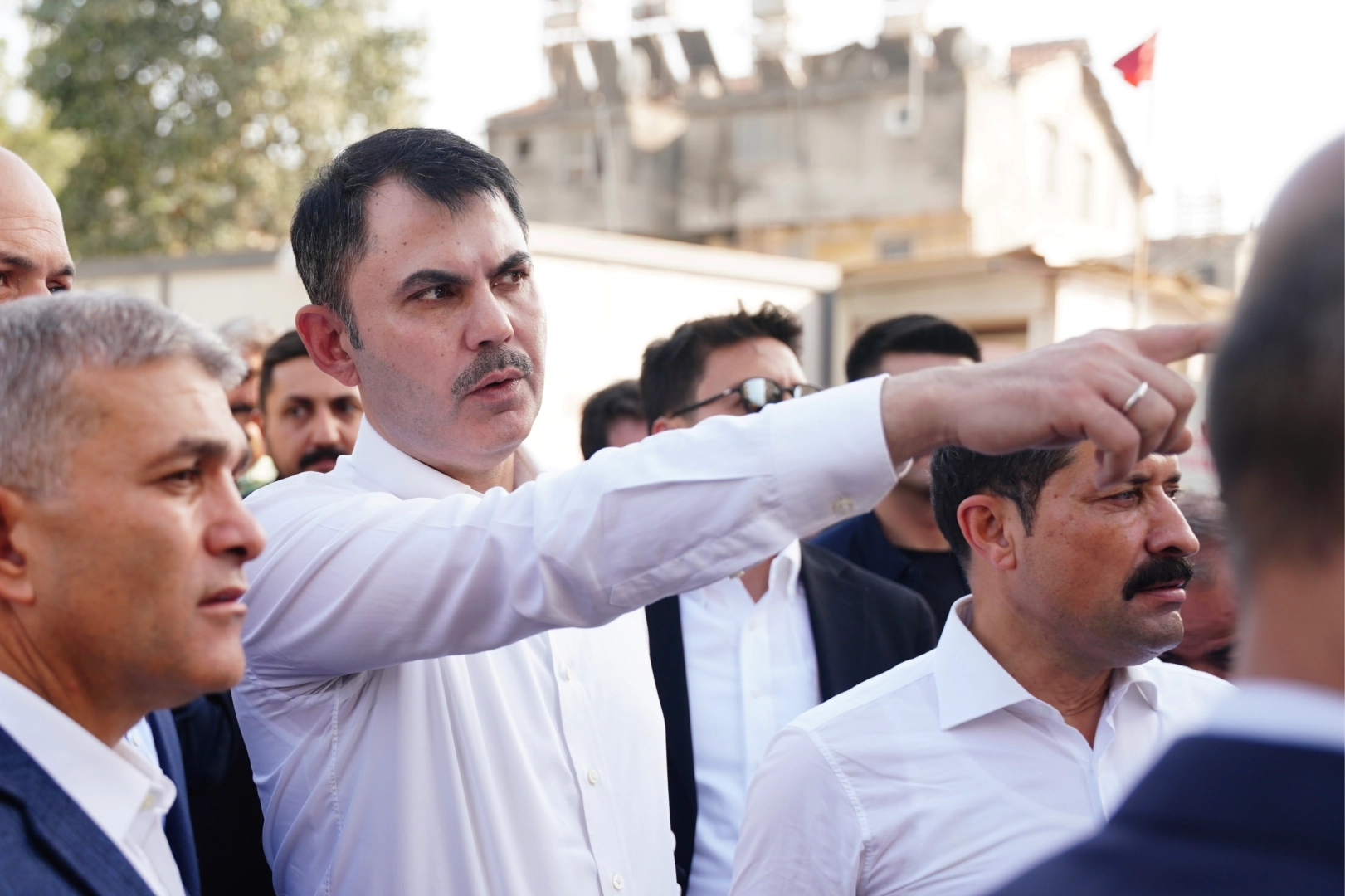 Zılgıtlarla karşılanan Bakan Kurum, Uzun Çarşı için talimat verdi!