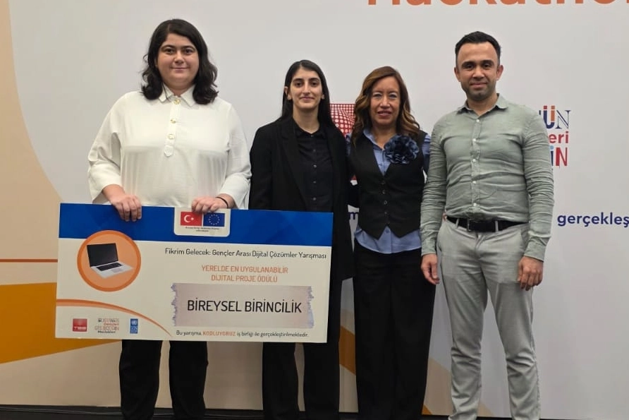 “Fikrim Gelecek” Hackathonu’nda Manisa’ya birincilik geldi