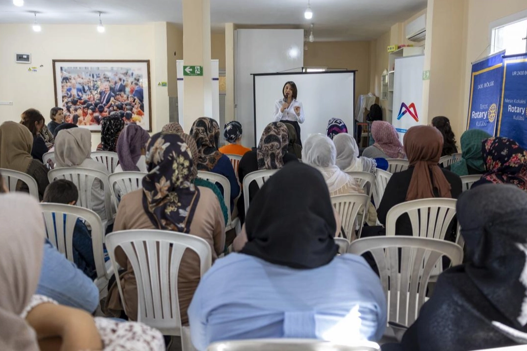 Mersin’de ev kadınlarına ufuk açan eğitim programı