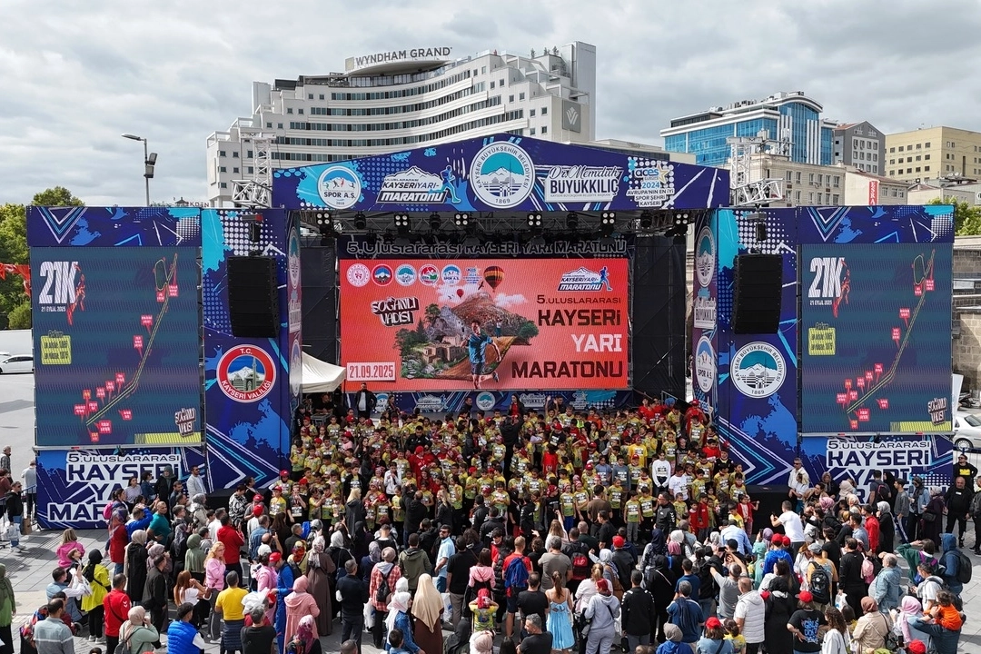 5’inci Uluslararası Kayseri Yarı Maratonu renkli başladı