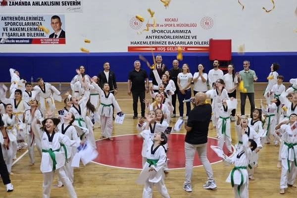 Gölcüklü taekwondocular kuşak atladı