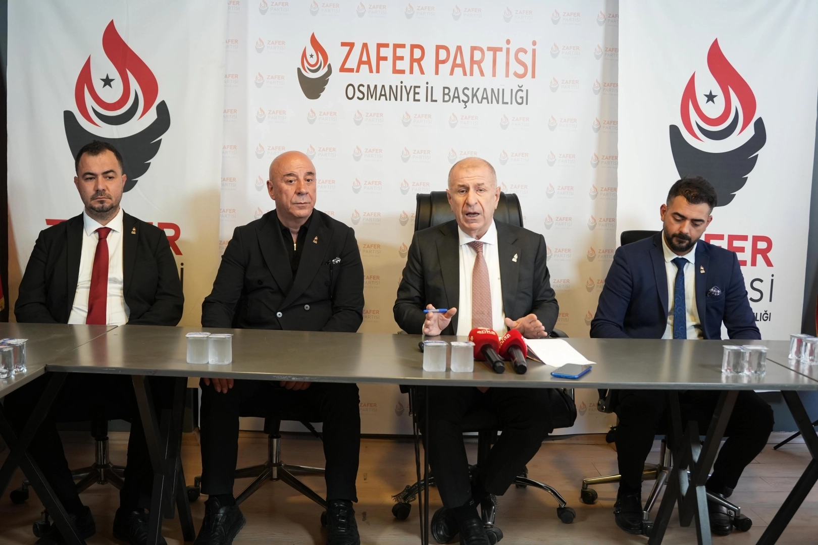 Zafer Partili Özdağ’dan Erdoğan-Trump Zirvesi Eleştirisi