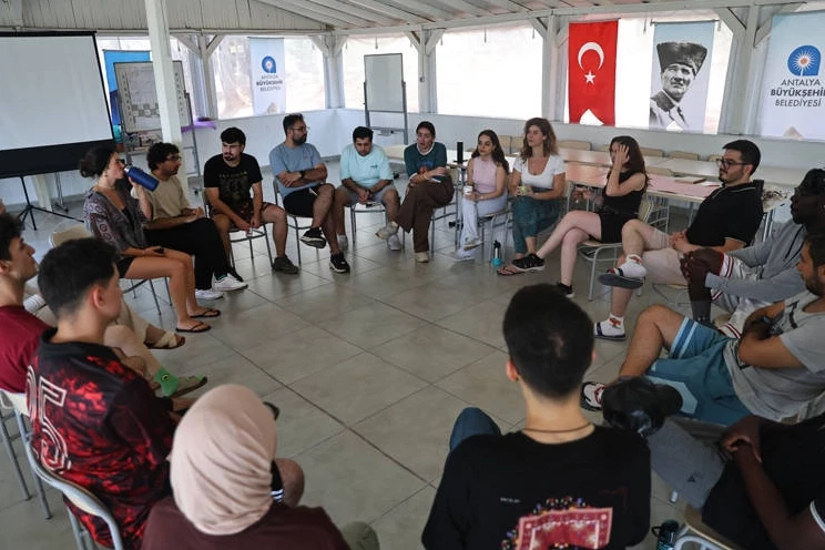 Antalya’da gençler kültürlerarası diyalog için buluştu