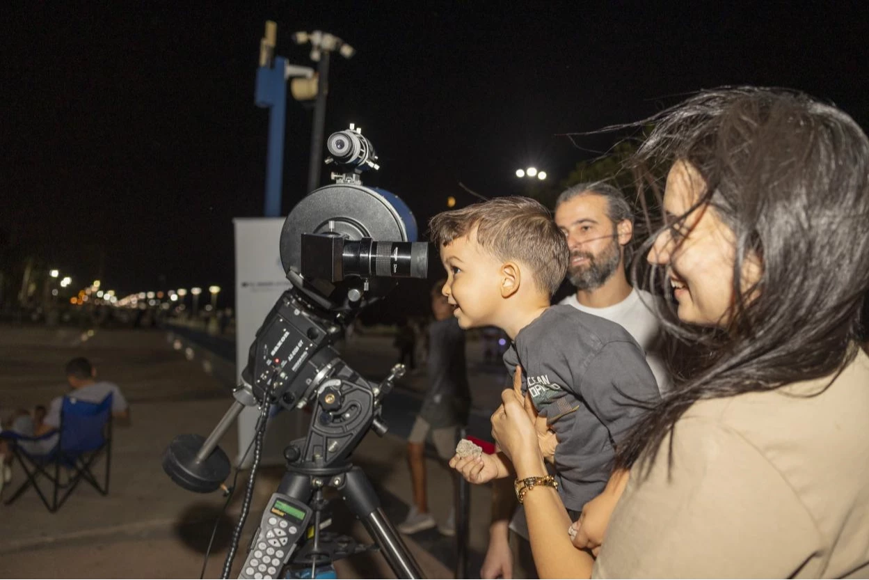 Mersinliler ‘Tam Ay Tutulması’nı seyretti