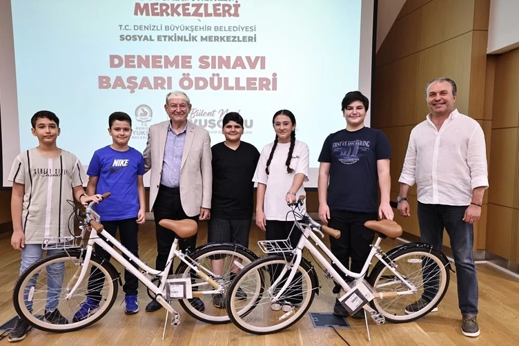 Denizli Büyükşehir’den başarılı öğrencilere ödül desteği