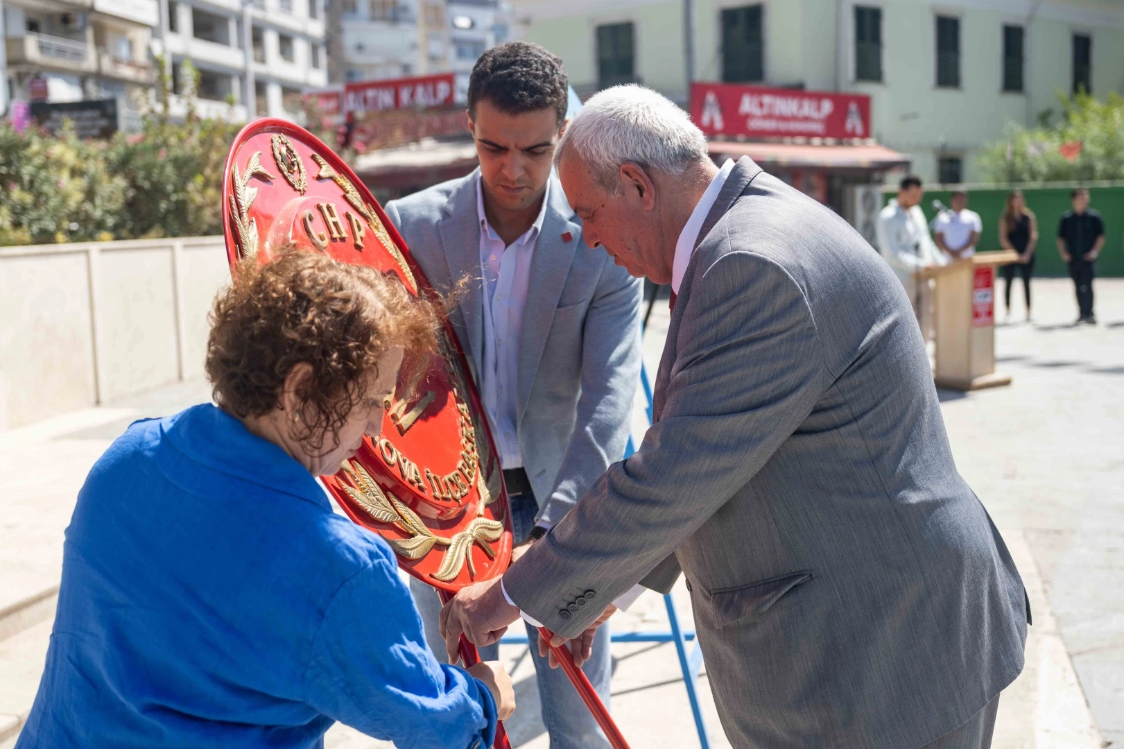 Bornova Cumhuriyet Meydanı