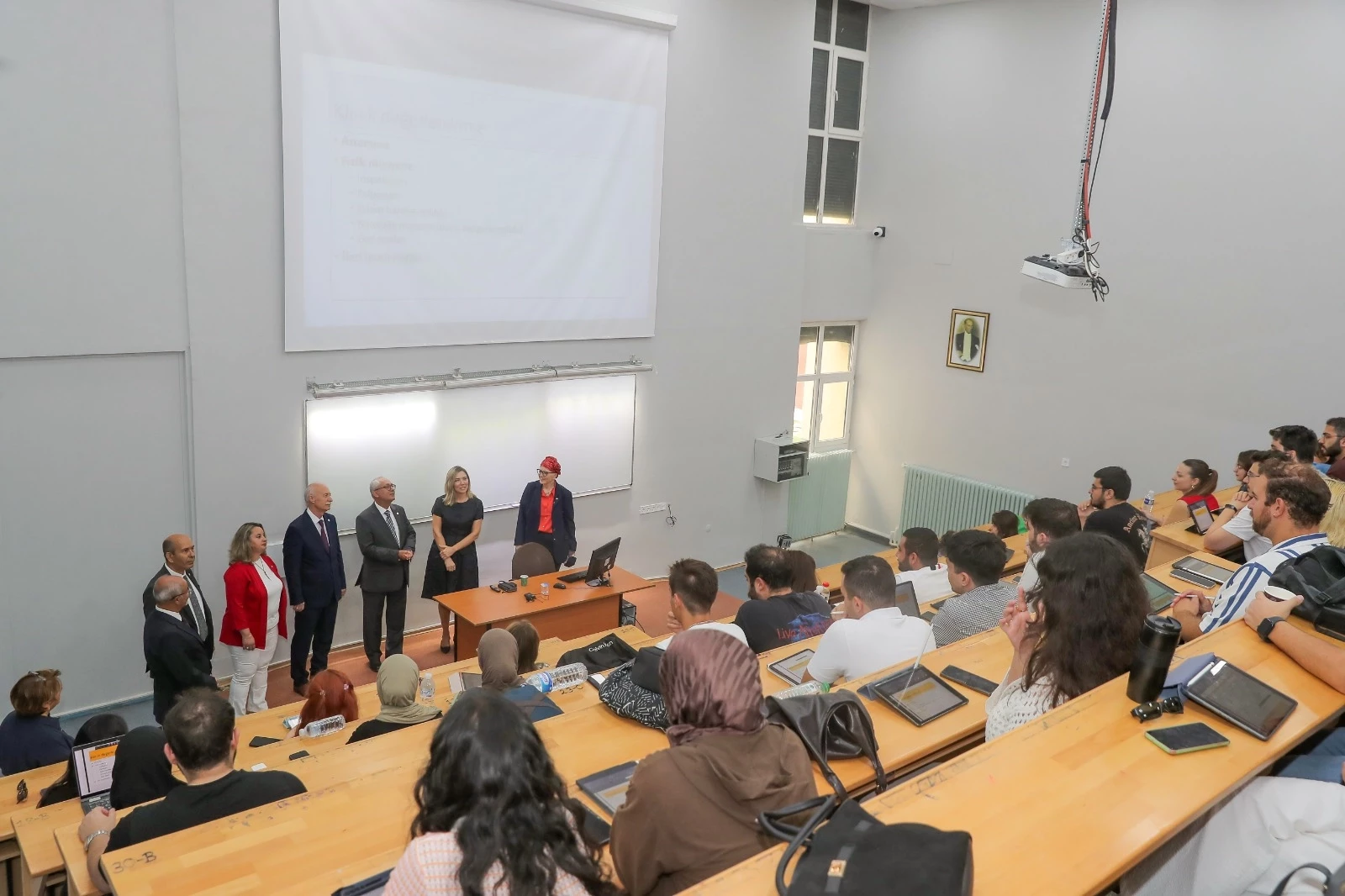 Trakya Üniversitesi Tıp Fakültesi Amfileri Yenilendi